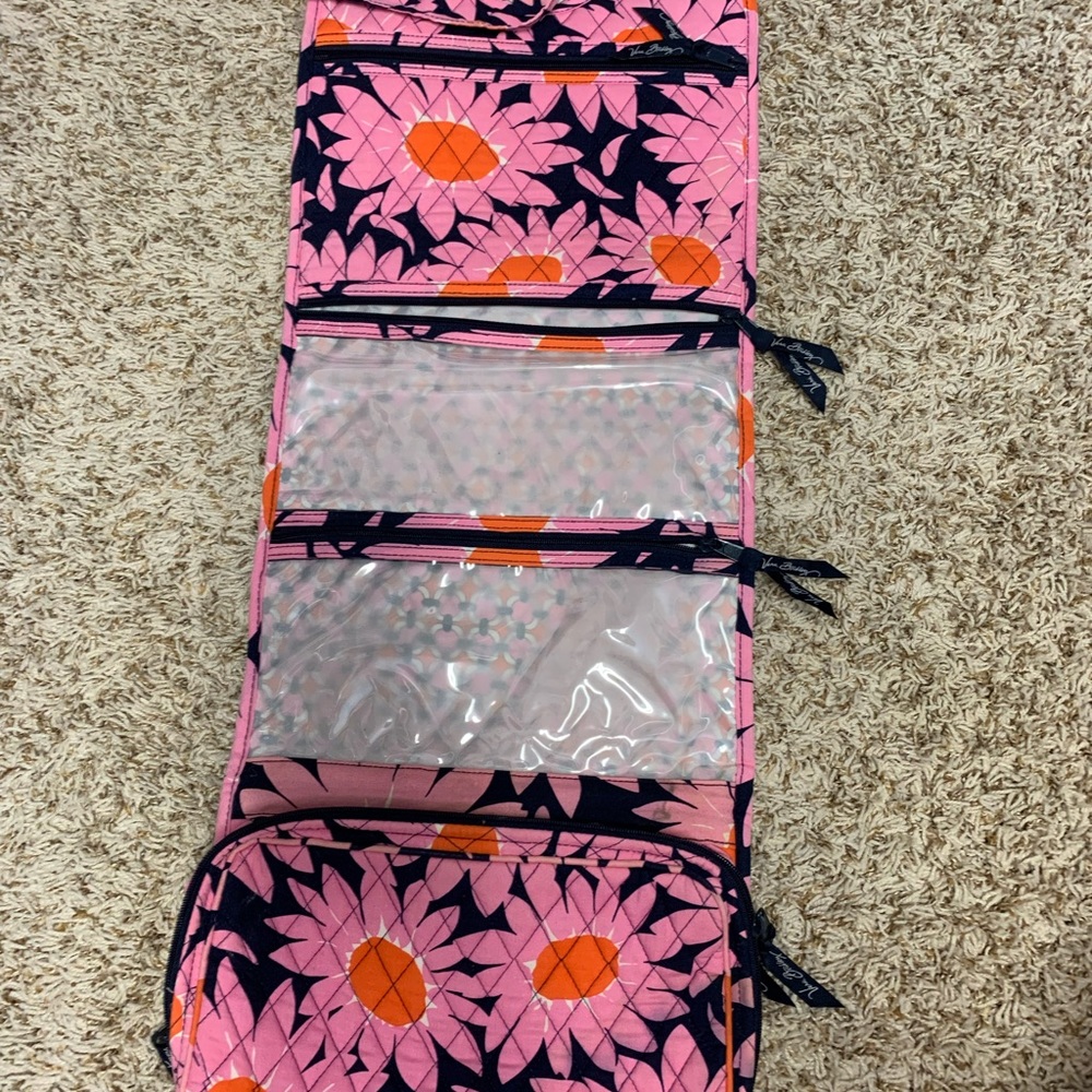 Vera Bradley large toiletry case - Picture 1 of 3